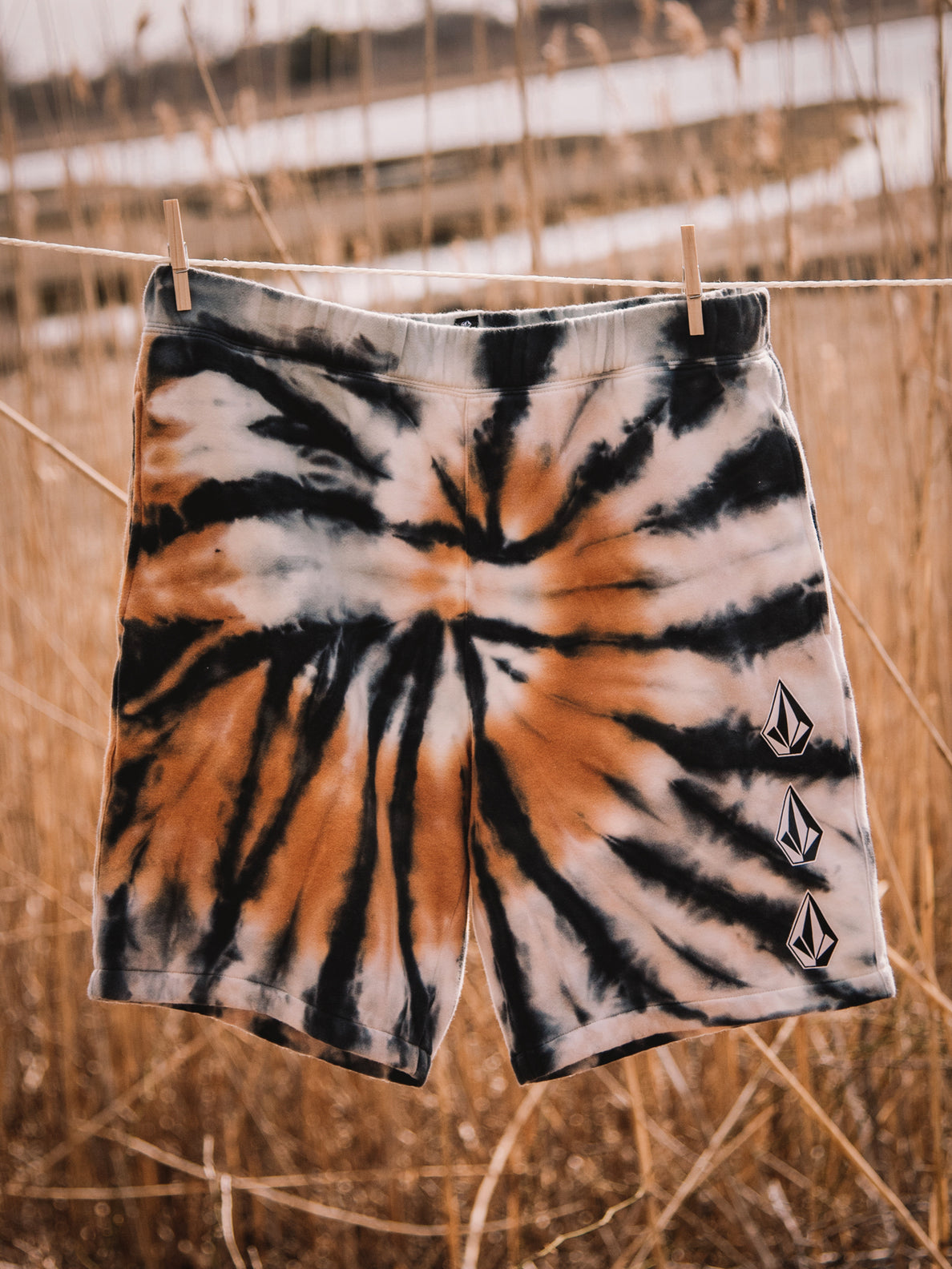 OBX JOHN B TIE DYE FLEECE SHORT IN MULTI