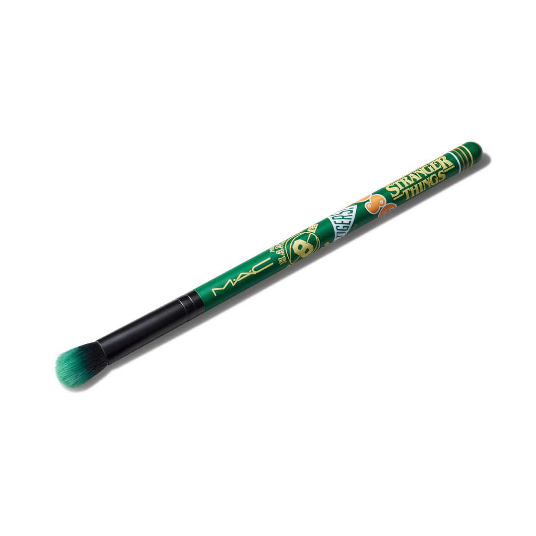 MAC X Stranger Things 217 SYNTHETIC EYE BRUSH
