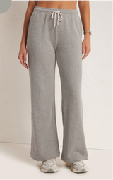 Evereve Feeling The Moment sweatpant in classic heather grey product photo