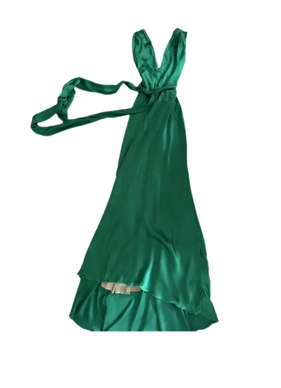 Shop Outfits from 'The Hunting Wives' On Netflix – Seek to Shop · Style Seen on Screen