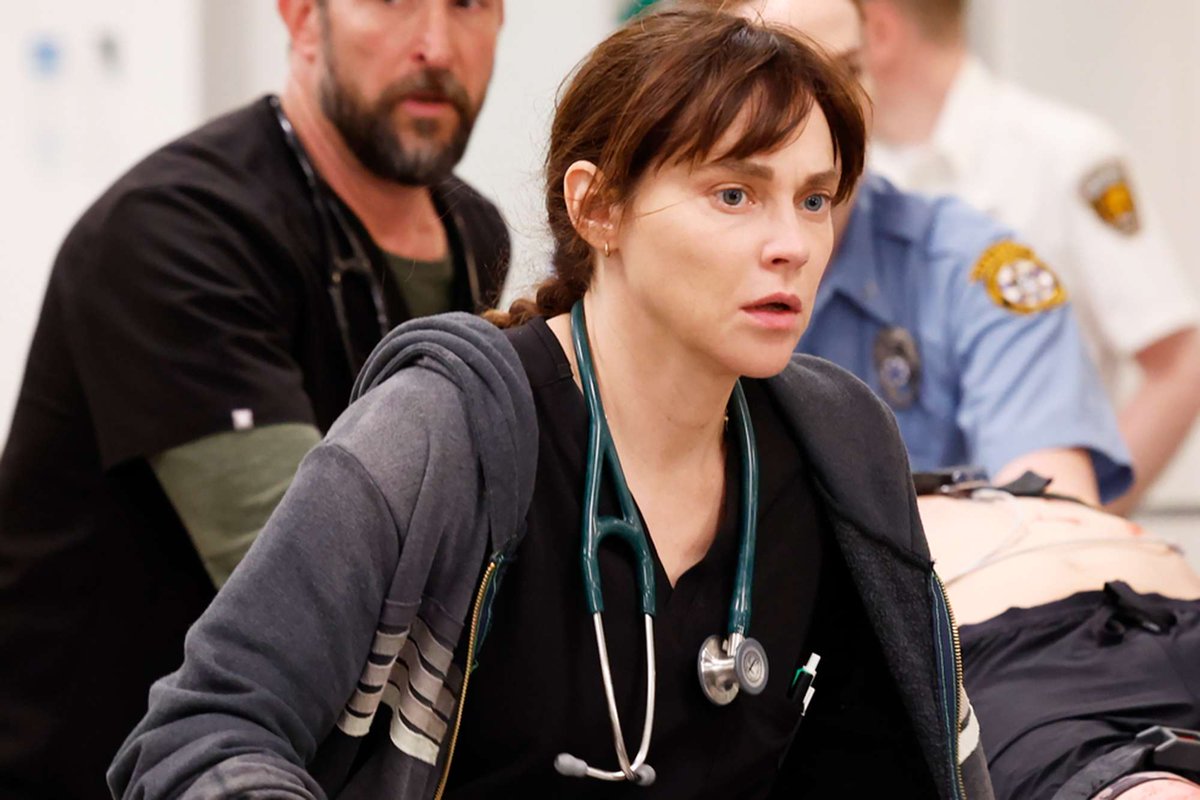 5 Stripe Zip-Up Hoodie in Gray